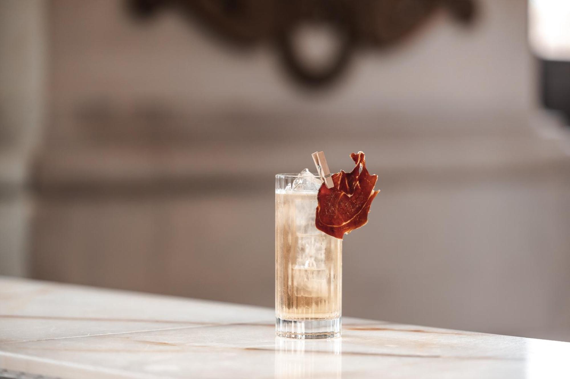 โรงแรมอินเตอร์คอนติเนนตัล ลียง ดิเยอ ภายนอก รูปภาพ A maple bourbon old fashioned